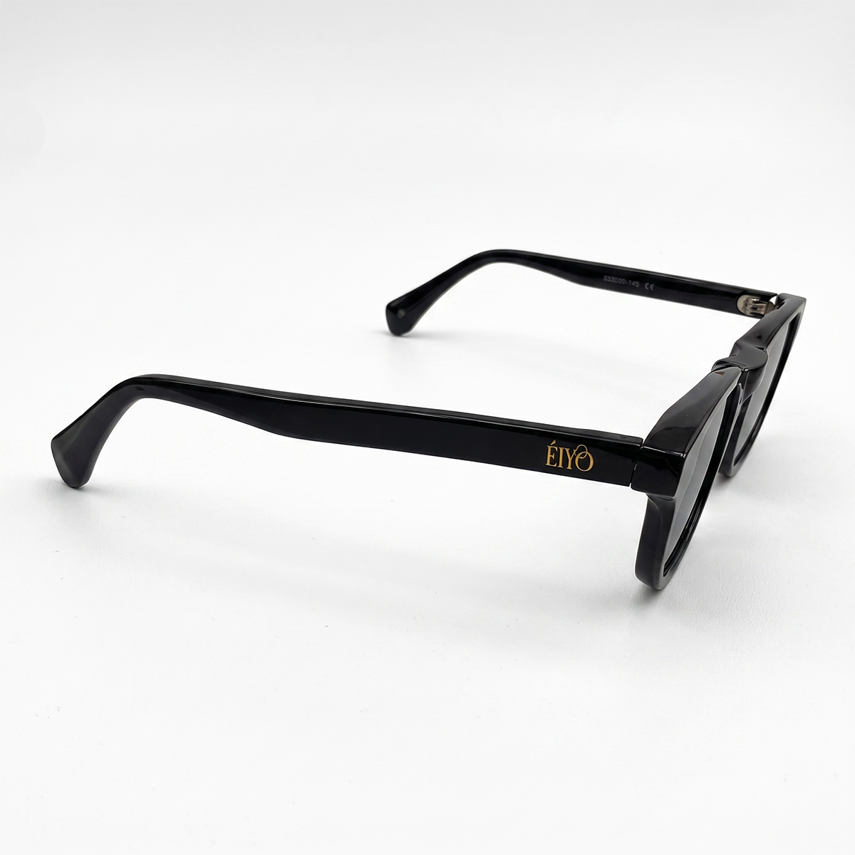Trendy shade